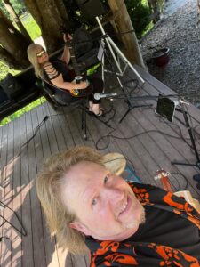 Shaggy & Susie live at Straightaway Cafe